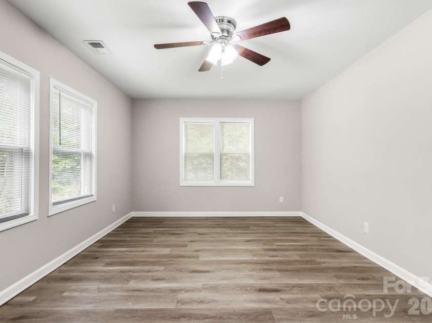 2376 US 321 Highway, Newton, NC 28658.  MLS# CAR4402152, YatesRealty ID 38763. 