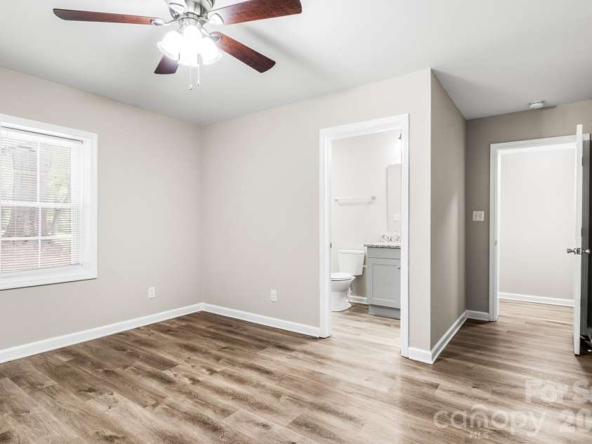 2376 US 321 Highway, Newton, NC 28658.  MLS# CAR4402152, YatesRealty ID 38763. 