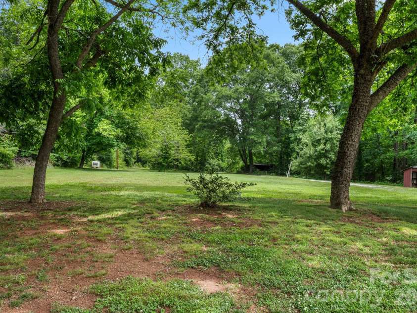 2376 US 321 Highway, Newton, NC 28658.  MLS# CAR4402152, YatesRealty ID 38763. 