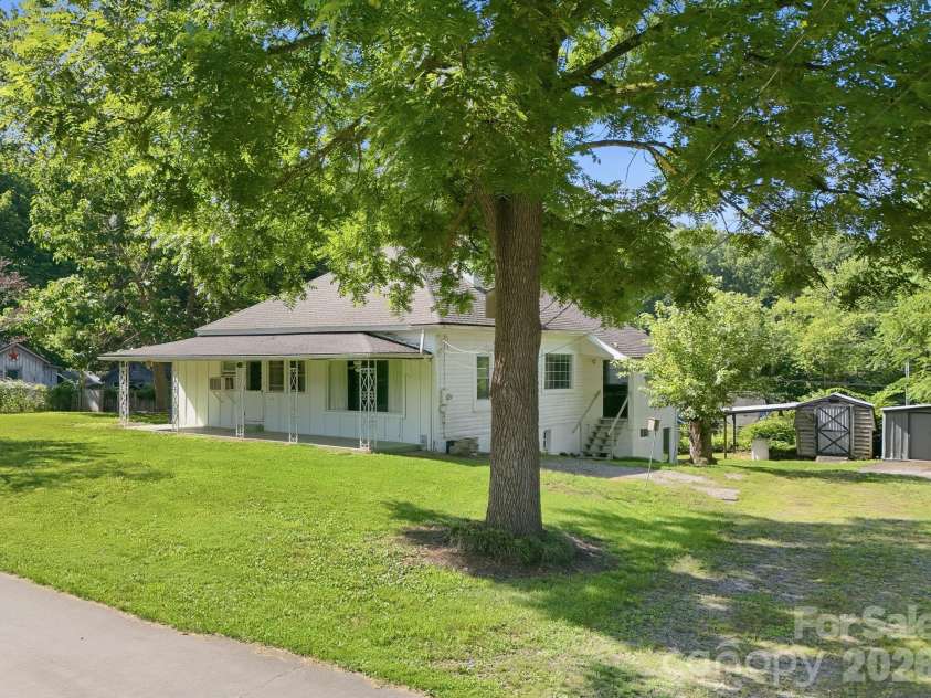 114 Old State Ten Road, Black Mountain, NC 28711.  MLS# CAR4405716, YatesRealty ID 38764. 