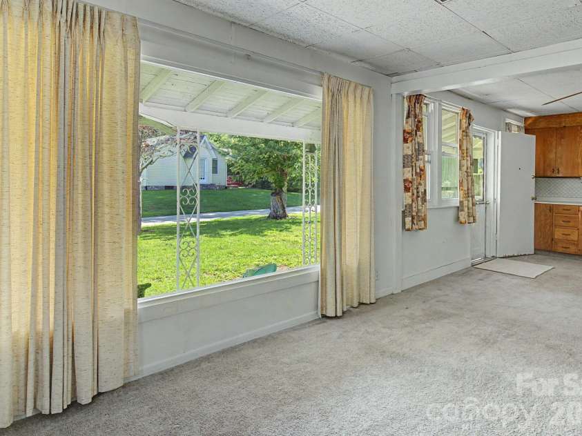 114 Old State Ten Road, Black Mountain, NC 28711.  MLS# CAR4405716, YatesRealty ID 38764. 