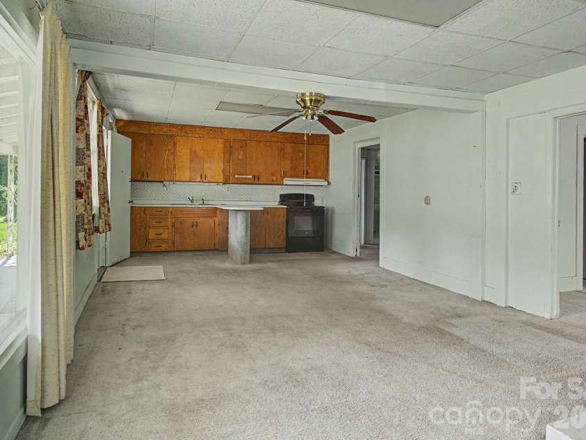 114 Old State Ten Road, Black Mountain, NC 28711.  MLS# CAR4405716, YatesRealty ID 38764. 