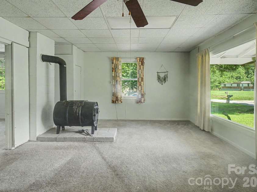 114 Old State Ten Road, Black Mountain, NC 28711.  MLS# CAR4405716, YatesRealty ID 38764. 