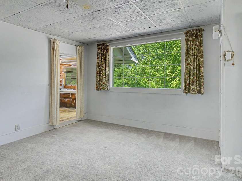 114 Old State Ten Road, Black Mountain, NC 28711.  MLS# CAR4405716, YatesRealty ID 38764. 