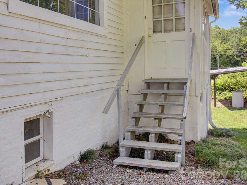 114 Old State Ten Road, Black Mountain, NC 28711.  MLS# CAR4405716, YatesRealty ID 38764. 