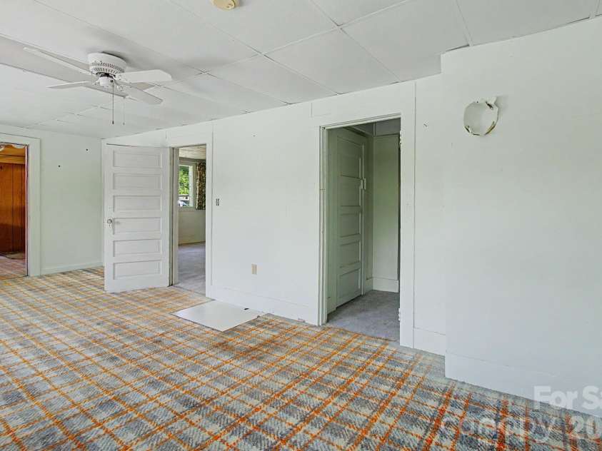 114 Old State Ten Road, Black Mountain, NC 28711.  MLS# CAR4405716, YatesRealty ID 38764. 