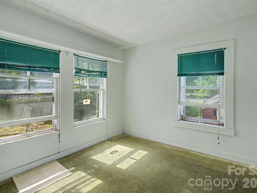 114 Old State Ten Road, Black Mountain, NC 28711.  MLS# CAR4405716, YatesRealty ID 38764. 