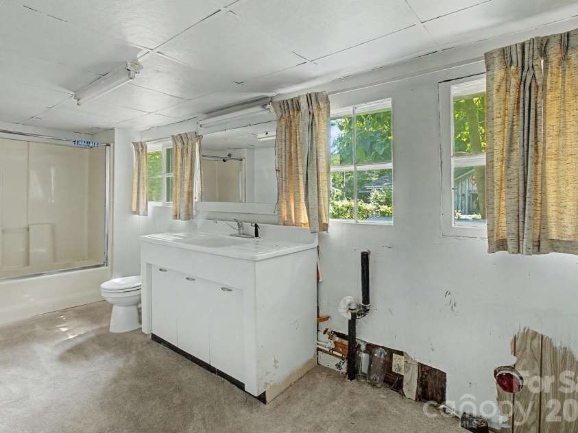 114 Old State Ten Road, Black Mountain, NC 28711.  MLS# CAR4405716, YatesRealty ID 38764. 
