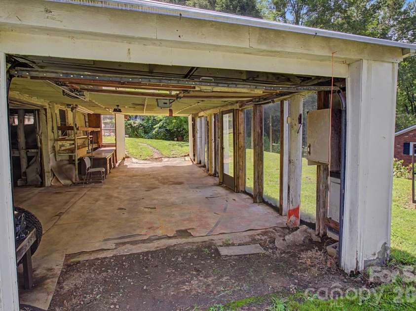 114 Old State Ten Road, Black Mountain, NC 28711.  MLS# CAR4405716, YatesRealty ID 38764. 