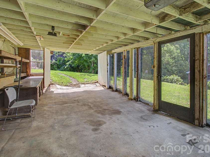 114 Old State Ten Road, Black Mountain, NC 28711.  MLS# CAR4405716, YatesRealty ID 38764. 
