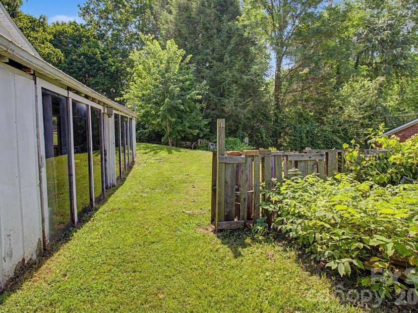 114 Old State Ten Road, Black Mountain, NC 28711.  MLS# CAR4405716, YatesRealty ID 38764. 