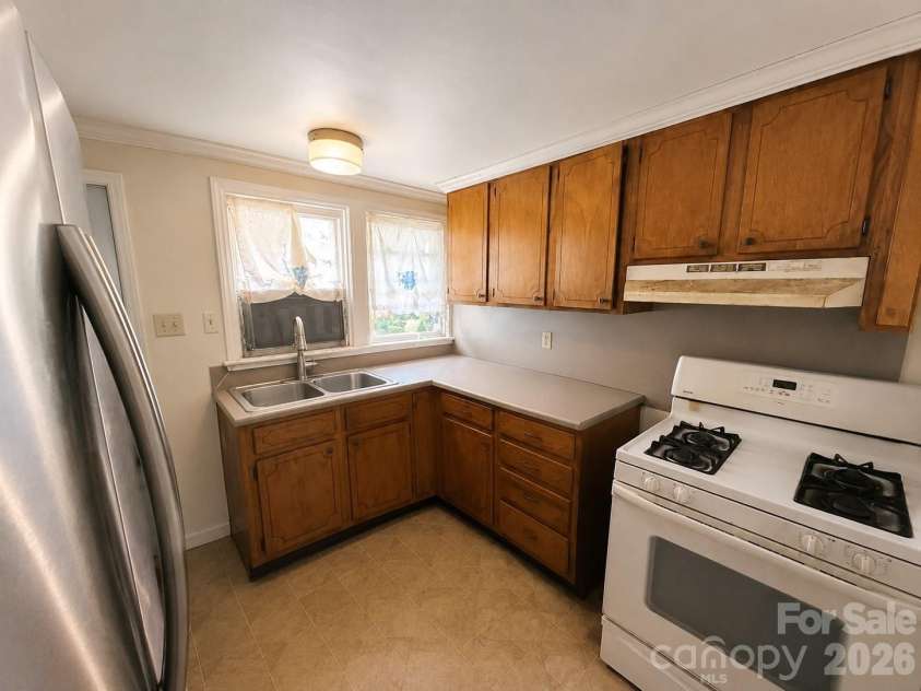 312 Miller Avenue, Statesville, NC 28677.  MLS# CAR4401804, YatesRealty ID 38766. Virtually Edited