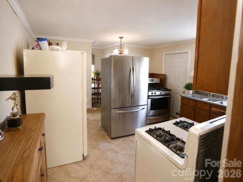 312 Miller Avenue, Statesville, NC 28677.  MLS# CAR4401804, YatesRealty ID 38766. Virtually Edited