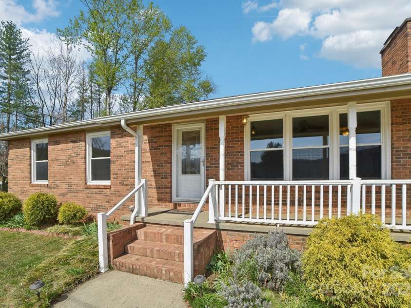10 Sun Up Lane, Candler, NC 28715.  MLS# CAR4239765, YatesRealty ID 3877. 