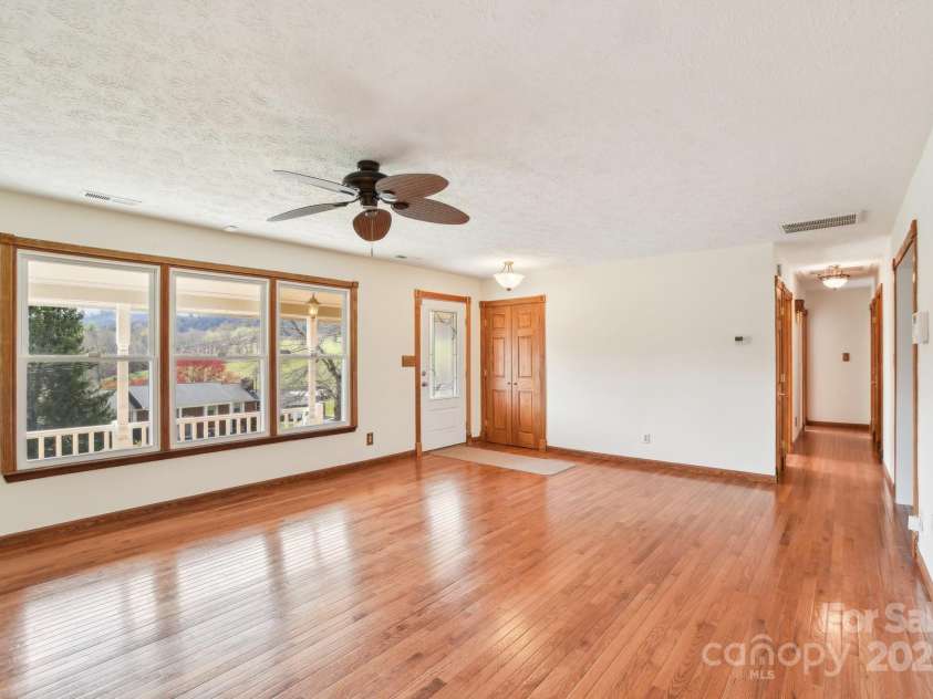 10 Sun Up Lane, Candler, NC 28715.  MLS# CAR4239765, YatesRealty ID 3877. 