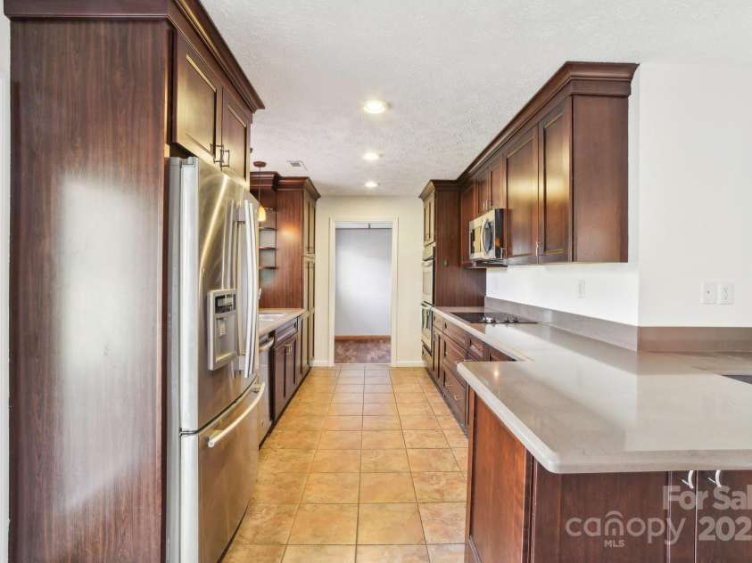 10 Sun Up Lane, Candler, NC 28715.  MLS# CAR4239765, YatesRealty ID 3877. 
