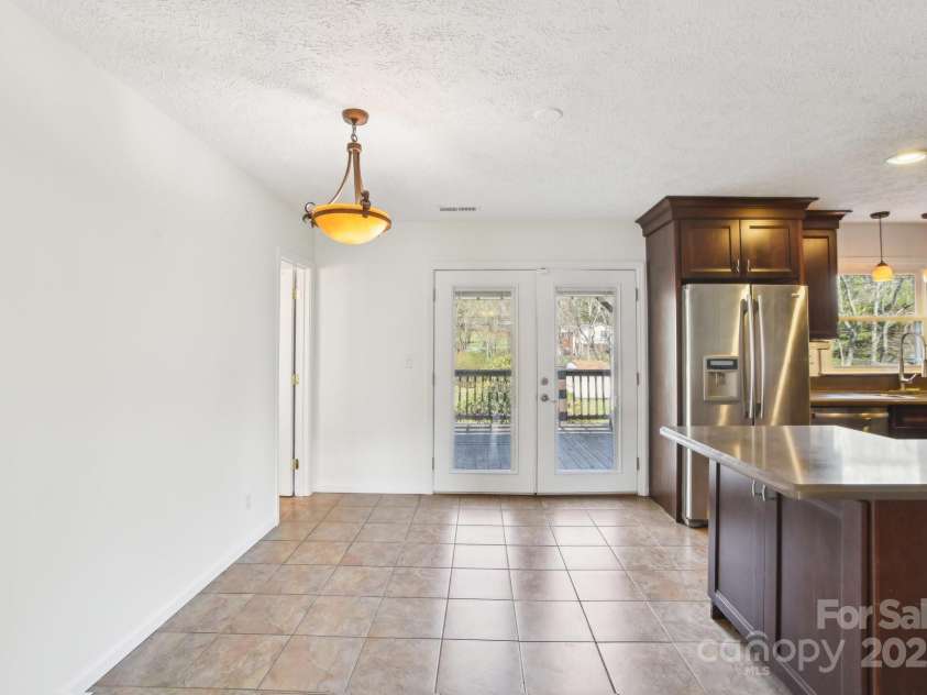 10 Sun Up Lane, Candler, NC 28715.  MLS# CAR4239765, YatesRealty ID 3877. 