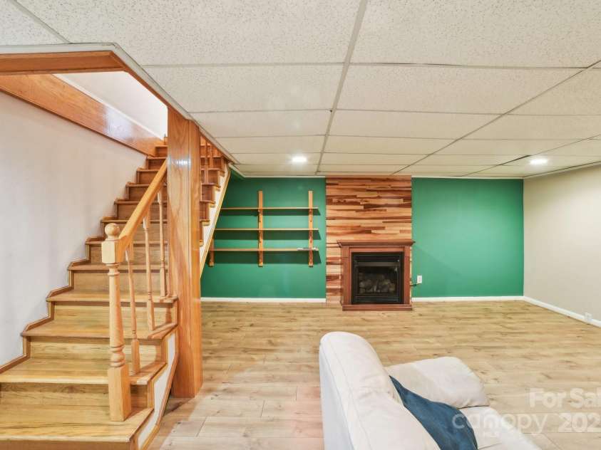 10 Sun Up Lane, Candler, NC 28715.  MLS# CAR4239765, YatesRealty ID 3877. 