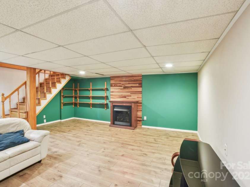 10 Sun Up Lane, Candler, NC 28715.  MLS# CAR4239765, YatesRealty ID 3877. 