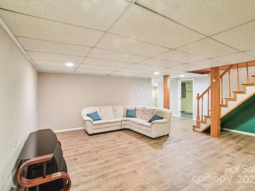 10 Sun Up Lane, Candler, NC 28715.  MLS# CAR4239765, YatesRealty ID 3877. 