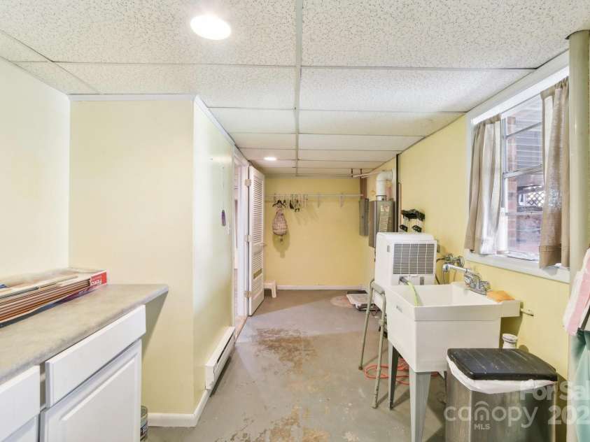 10 Sun Up Lane, Candler, NC 28715.  MLS# CAR4239765, YatesRealty ID 3877. 