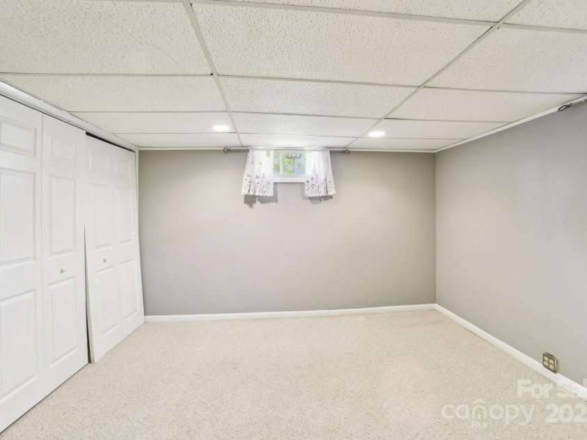 10 Sun Up Lane, Candler, NC 28715.  MLS# CAR4239765, YatesRealty ID 3877. 