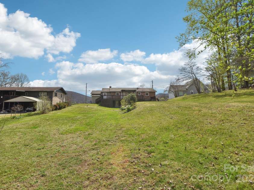 10 Sun Up Lane, Candler, NC 28715.  MLS# CAR4239765, YatesRealty ID 3877. 