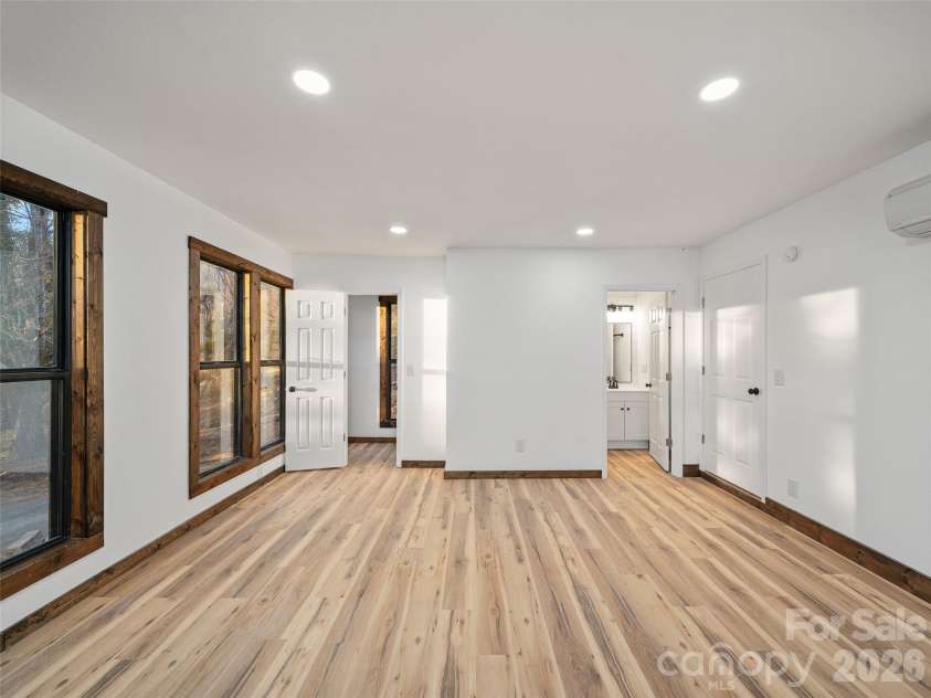 139 Church Street, Burnsville, NC 28714.  MLS# CAR4332497, YatesRealty ID 3877. 