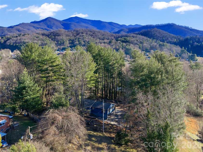 139 Church Street, Burnsville, NC 28714.  MLS# CAR4332497, YatesRealty ID 3877. 