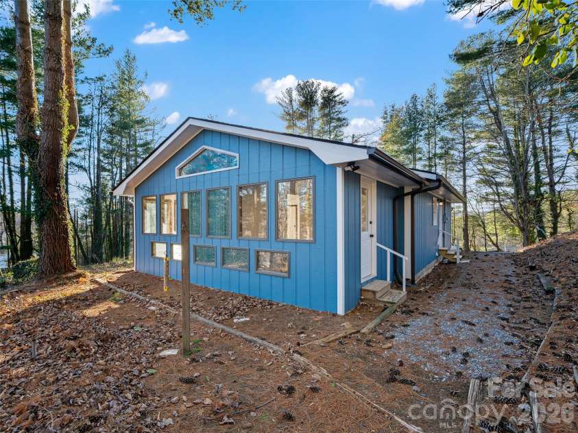 139 Church Street, Burnsville, NC 28714.  MLS# CAR4332497, YatesRealty ID 3877. 