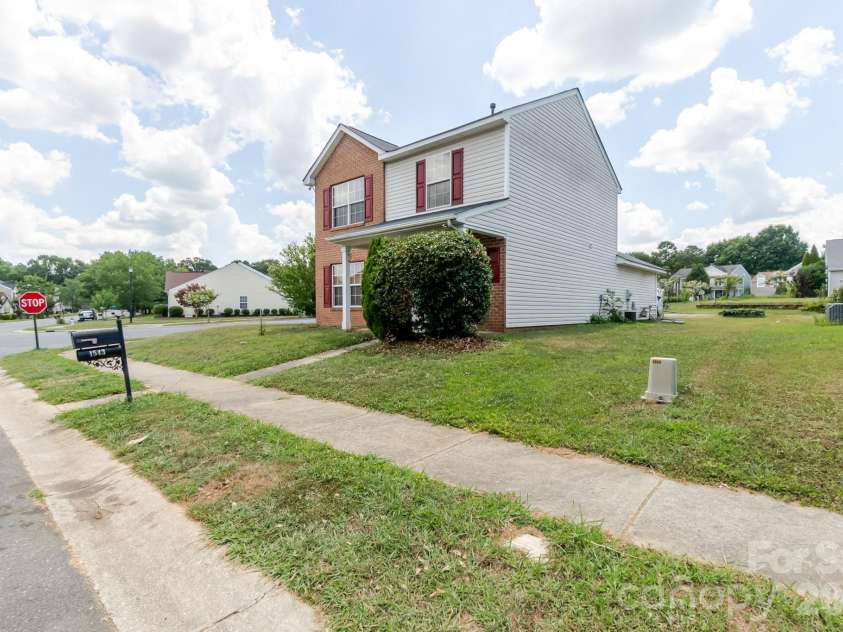 1543 Tuckers Glenn Drive, Rock Hill, SC 29732.  MLS# CAR4405907, YatesRealty ID 38770. 