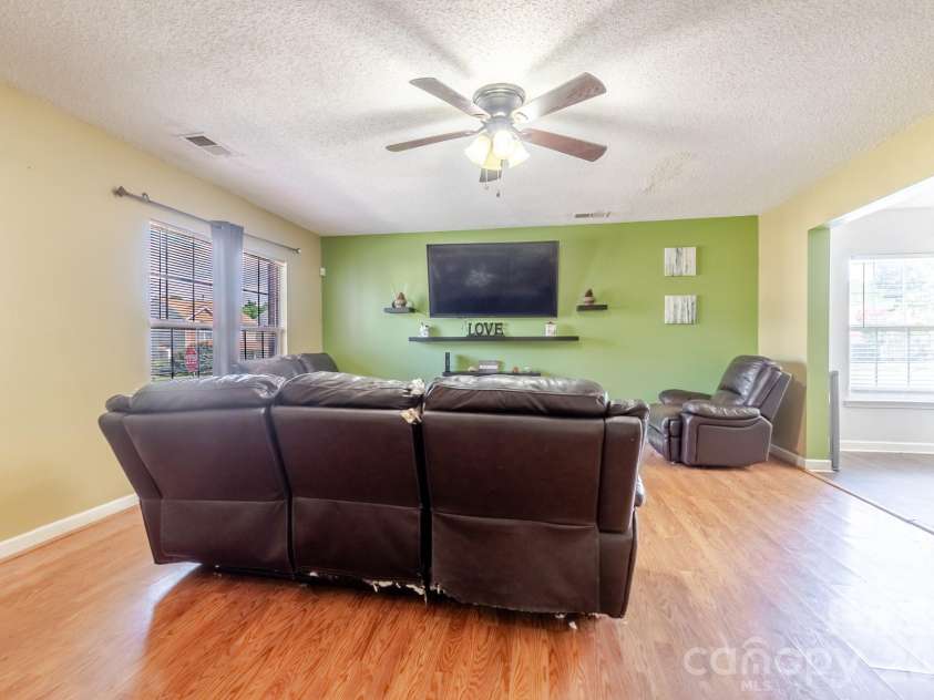 1543 Tuckers Glenn Drive, Rock Hill, SC 29732.  MLS# CAR4405907, YatesRealty ID 38770. 
