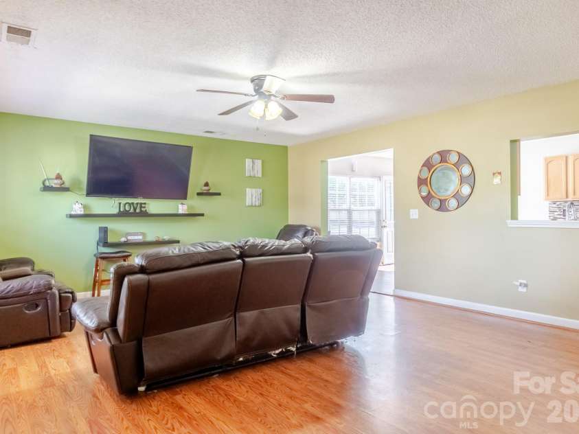 1543 Tuckers Glenn Drive, Rock Hill, SC 29732.  MLS# CAR4405907, YatesRealty ID 38770. 