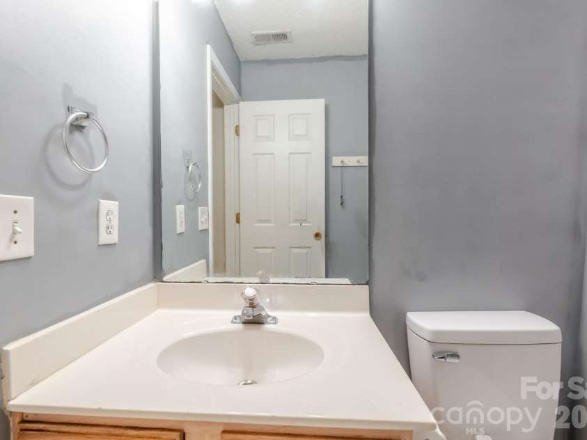 1543 Tuckers Glenn Drive, Rock Hill, SC 29732.  MLS# CAR4405907, YatesRealty ID 38770. 