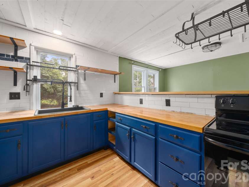 1271 Upper Brush Creek Road, Fairview, NC 28730.  MLS# CAR4398418, YatesRealty ID 38771. 