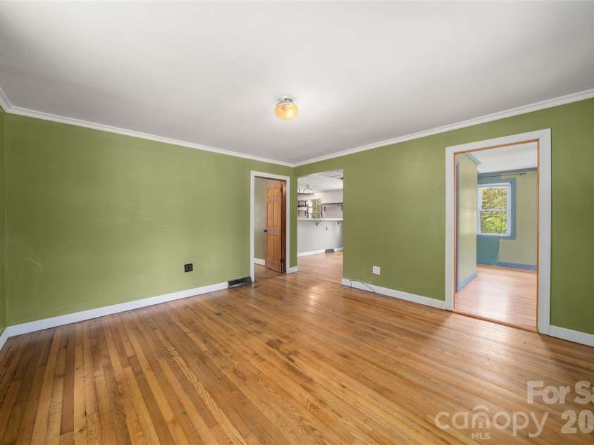 1271 Upper Brush Creek Road, Fairview, NC 28730.  MLS# CAR4398418, YatesRealty ID 38771. 