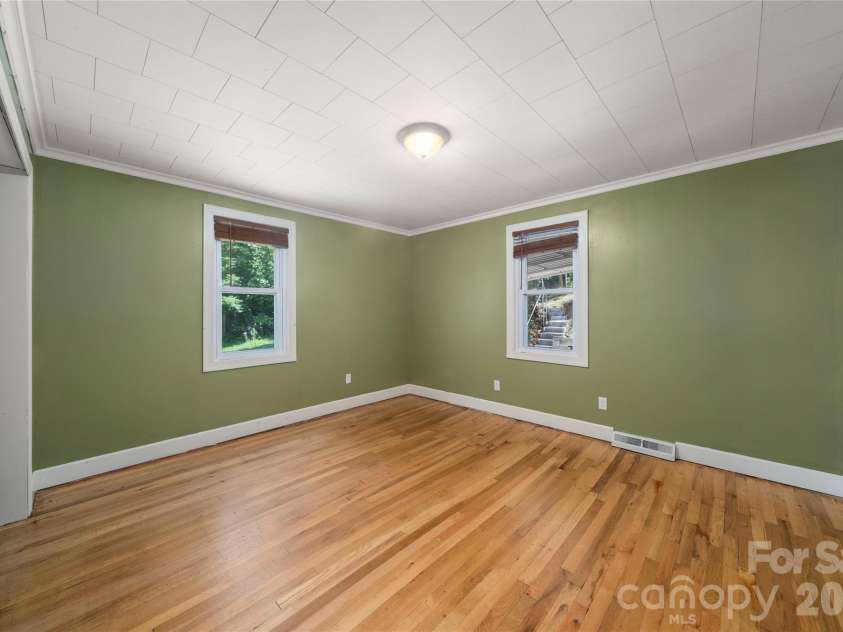 1271 Upper Brush Creek Road, Fairview, NC 28730.  MLS# CAR4398418, YatesRealty ID 38771. 