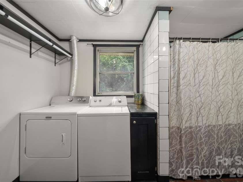 1271 Upper Brush Creek Road, Fairview, NC 28730.  MLS# CAR4398418, YatesRealty ID 38771. Washer and dryer convey