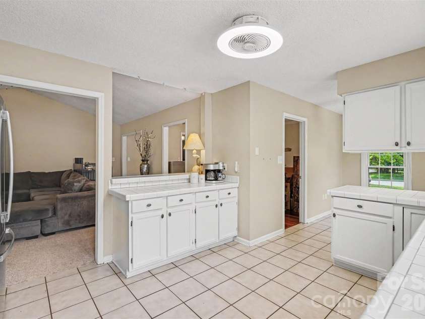 4300 Saxonbury Way, Charlotte, NC 28269.  MLS# CAR4384214, YatesRealty ID 38772. 