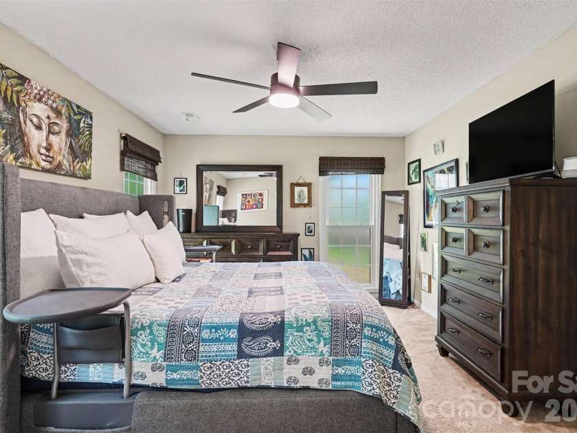 4300 Saxonbury Way, Charlotte, NC 28269.  MLS# CAR4384214, YatesRealty ID 38772. 