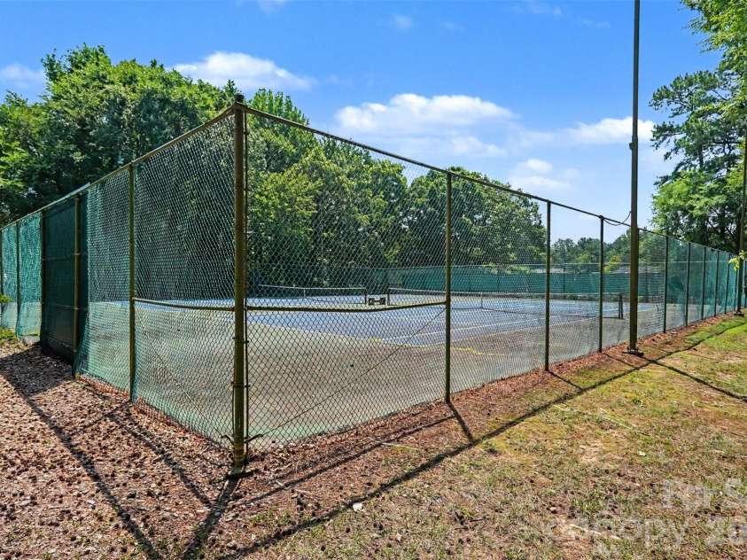 4300 Saxonbury Way, Charlotte, NC 28269.  MLS# CAR4384214, YatesRealty ID 38772. 