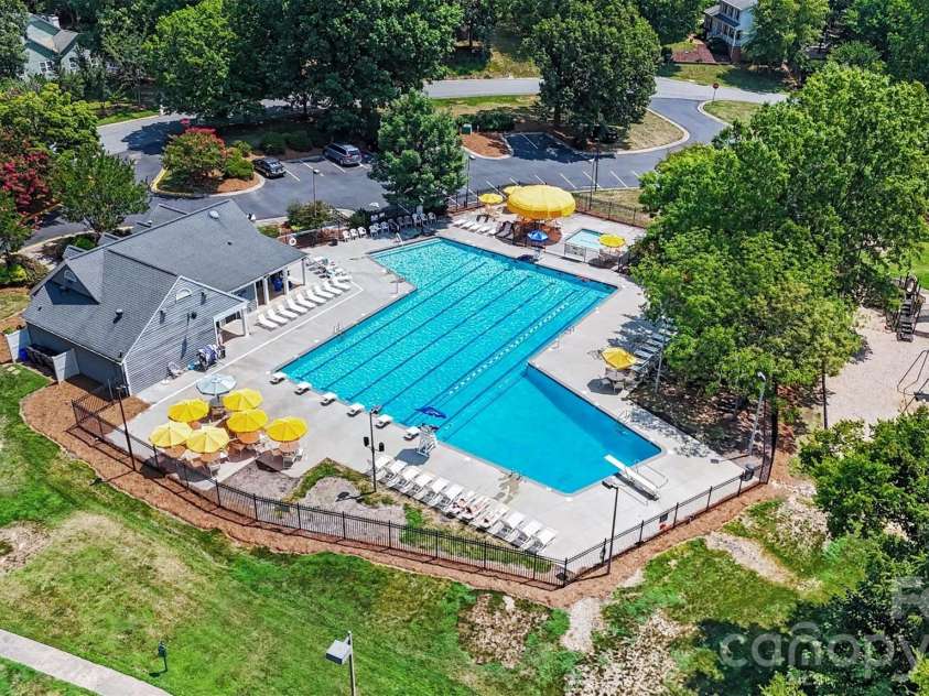 4300 Saxonbury Way, Charlotte, NC 28269.  MLS# CAR4384214, YatesRealty ID 38772. 