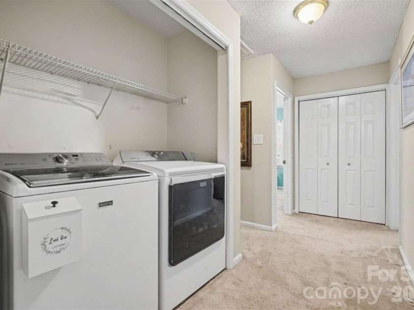 4300 Saxonbury Way, Charlotte, NC 28269.  MLS# CAR4384214, YatesRealty ID 38772. 
