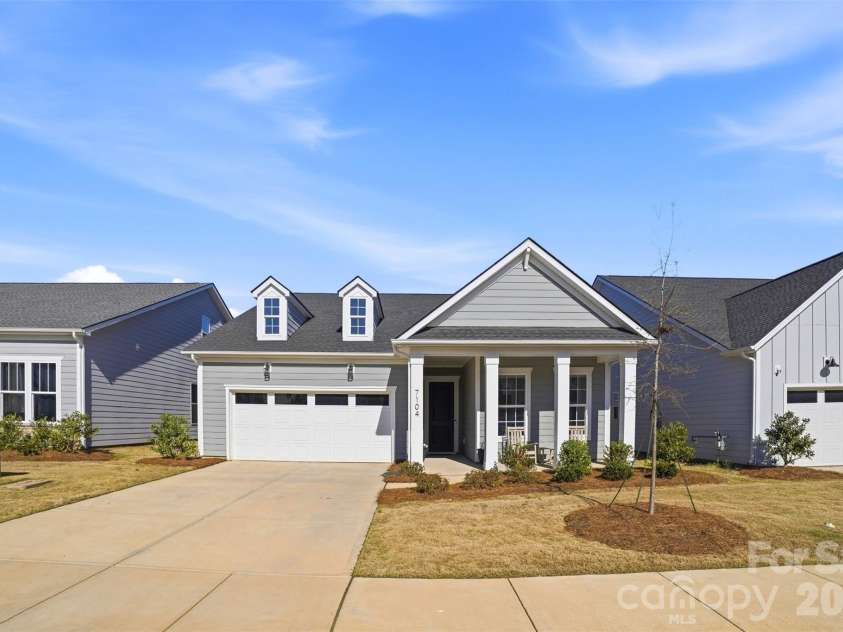 7104 Wayfarer Drive, Charlotte, NC 28269.  MLS# CAR4363979, YatesRealty ID 38773. 