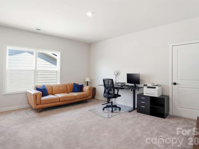7104 Wayfarer Drive, Charlotte, NC 28269.  MLS# CAR4363979, YatesRealty ID 38773. 