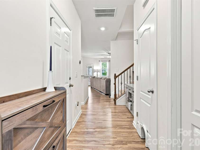 347 Kennebel Place, Fort Mill, SC 29715.  MLS# CAR4402744, YatesRealty ID 38775. Entryway