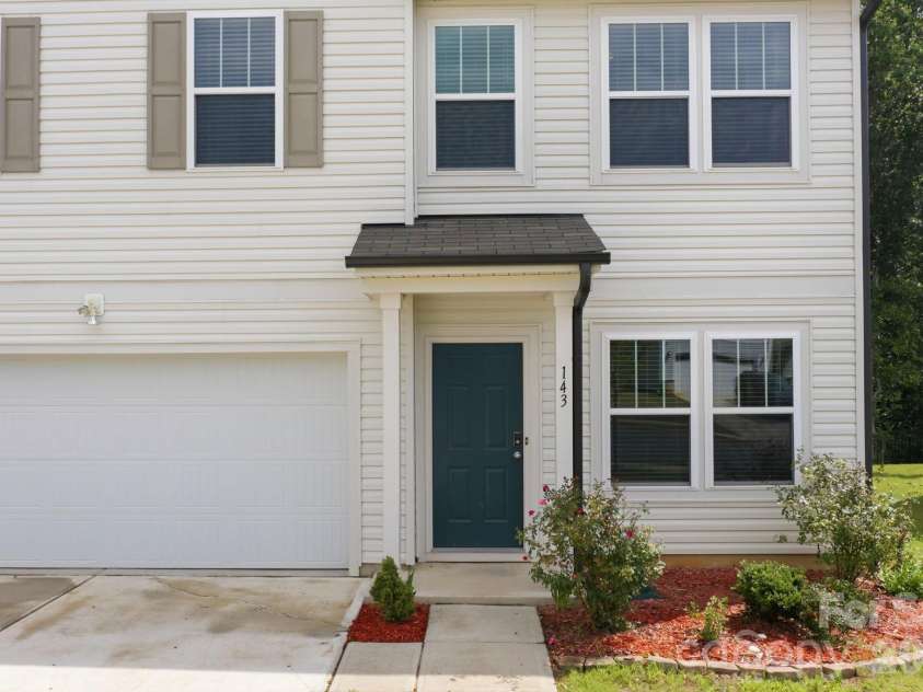 143 Batten Ridge Drive, Statesville, NC 28677.  MLS# CAR4396255, YatesRealty ID 38776. 