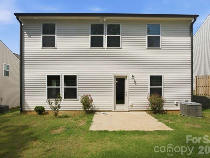 143 Batten Ridge Drive, Statesville, NC 28677.  MLS# CAR4396255, YatesRealty ID 38776. 