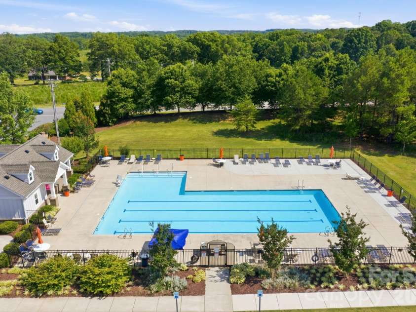 143 Batten Ridge Drive, Statesville, NC 28677.  MLS# CAR4396255, YatesRealty ID 38776. 