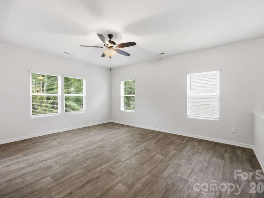 143 Batten Ridge Drive, Statesville, NC 28677.  MLS# CAR4396255, YatesRealty ID 38776. 